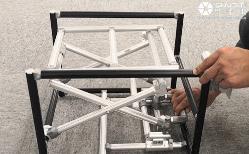 滑塊聯(lián)動機構(定點提升) LCIA沒那么復雜